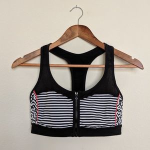 Lucy - Sports Bra